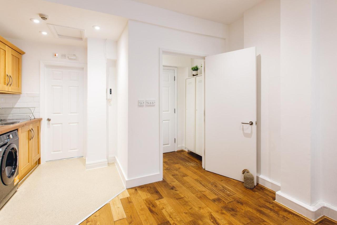 2 Bedroom Apartment Right On Trafalgar Square London Exterior foto